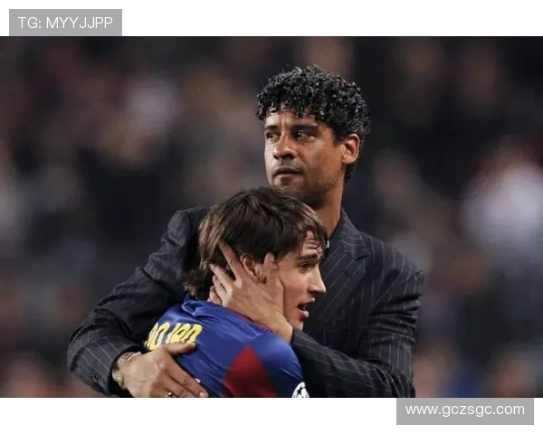 小罗怀旧晒巴萨时期与梅西里杰卡尔德打网球的珍贵瞬间